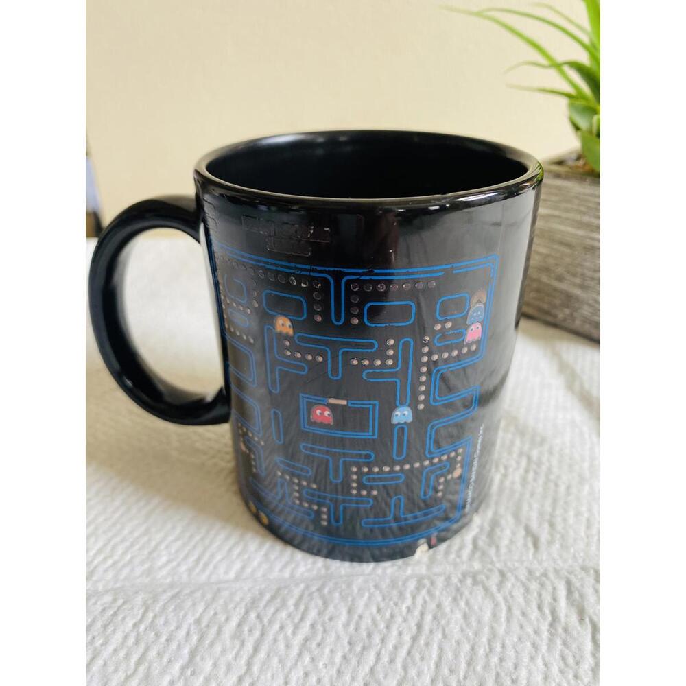 Black Pac-Man Heat activated Game Ceramic Coffee Mug